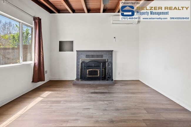 Building Photo - Nicely updated 3 bd. home within walking d...