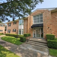 Building Photo - 6033 Sandhurst Ln