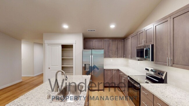 Building Photo - 637 Kingbird Ct