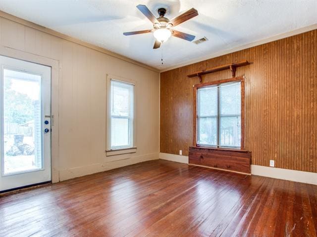 Building Photo - 609 E Monterey St