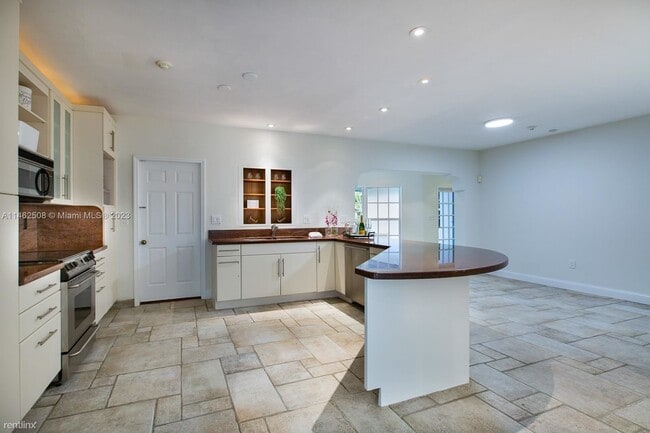 Building Photo - 3 br, 2.5 bath House - 171 Edgewater Dr