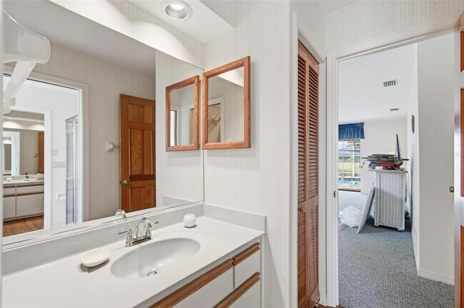 Building Photo - 24 Chippeway Ct