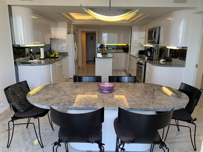 Building Photo - 4101 N Ocean Blvd