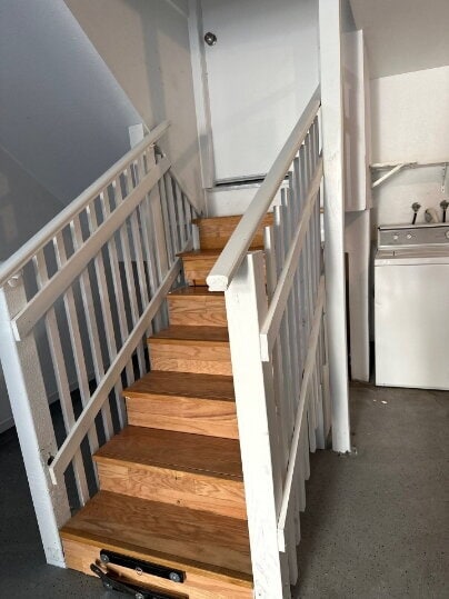 Building Photo - Pet Friendly