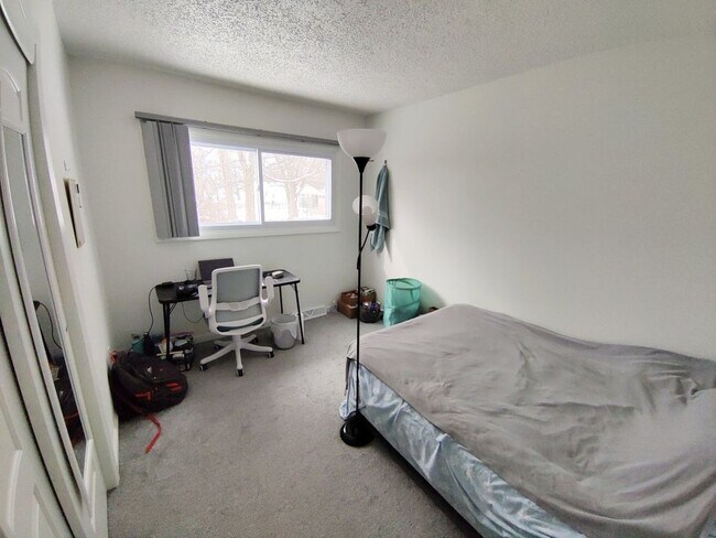 Building Photo - 45 Wildflower Dr