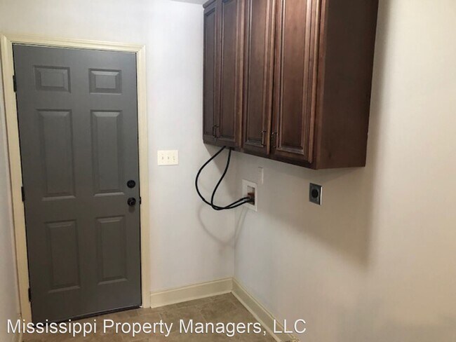 Building Photo - 3 br, 2 bath House - 2080 Springfield Dr