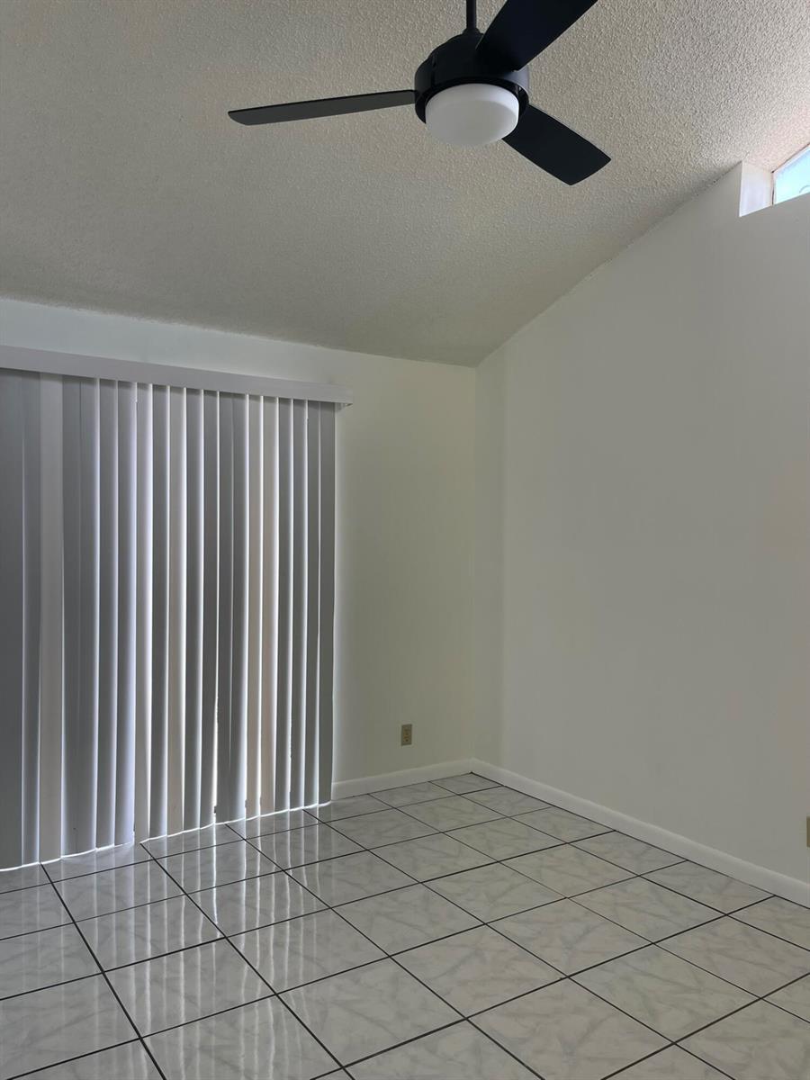 Building Photo - 4379 Woodstock Dr