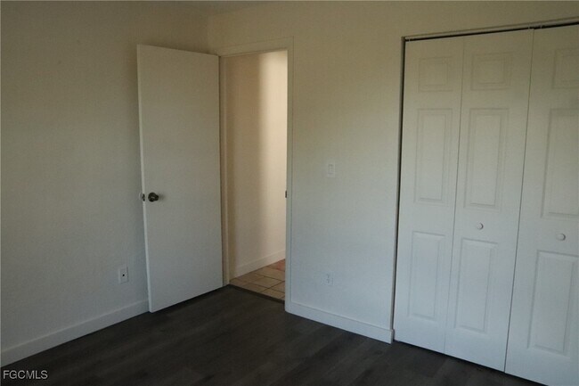 Building Photo - 320 Harry Ave S