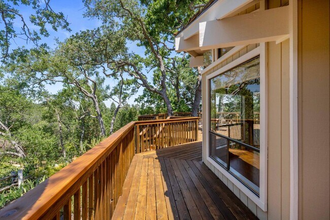 Building Photo - 7175 Red Holly Ct