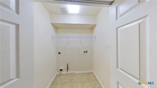 Building Photo - 1105 Burgess Dr