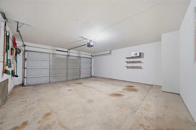 Building Photo - 5801 Marchmont Ln