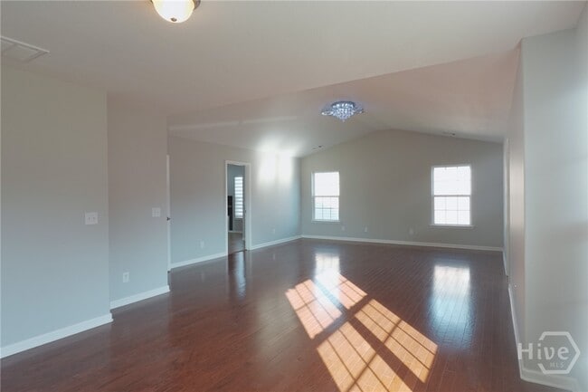 Building Photo - 25 Litchfield Dr