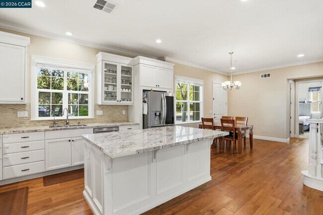 Building Photo - 5043 Ivy Leaf Springs Rd