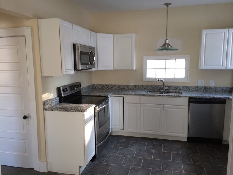 Building Photo - 145 Eastern Ave NE