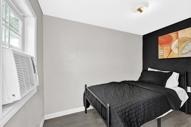 Building Photo - 4510 Beechcraft St