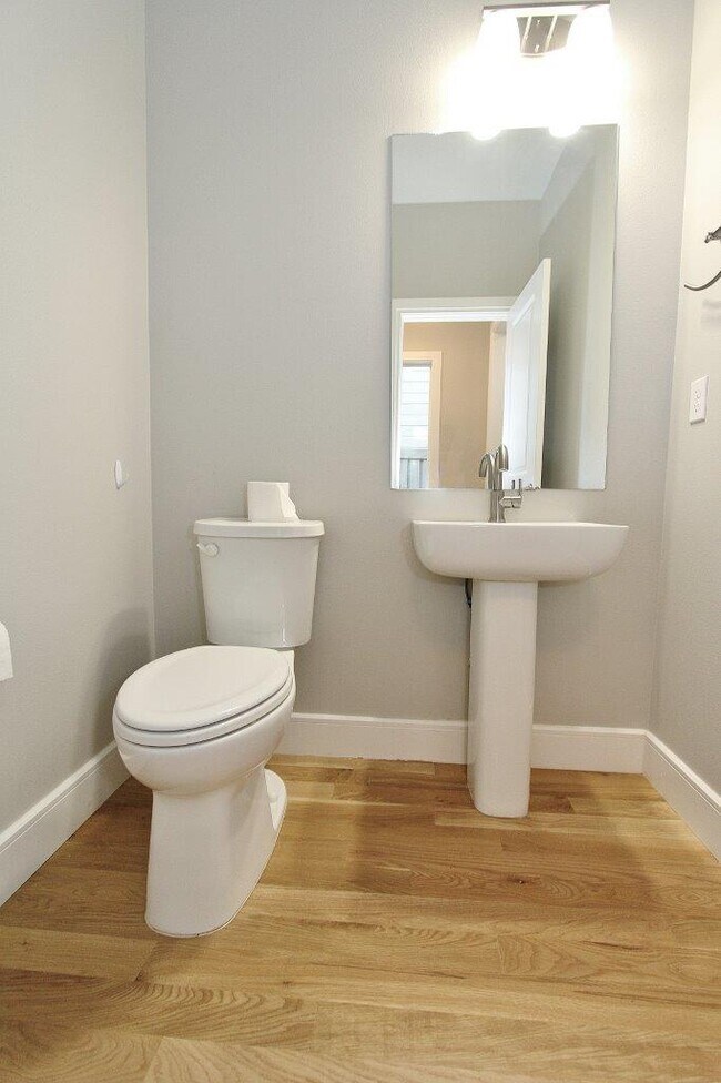 Building Photo - 3468 E Berghan St