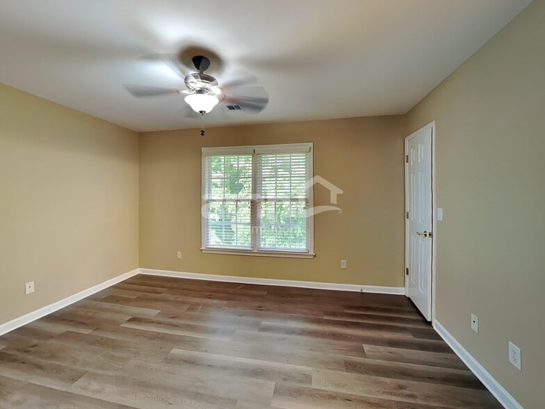 Building Photo - 637 Rebecca Ives Dr NW