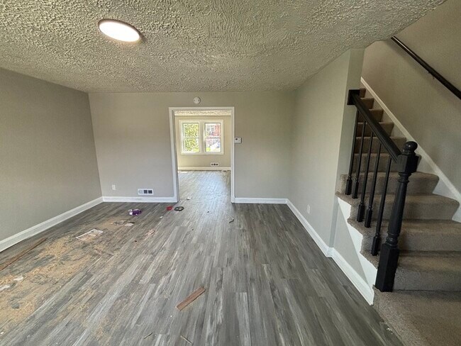 Building Photo - 3 Bedroom 2 Bathrooms, 21213