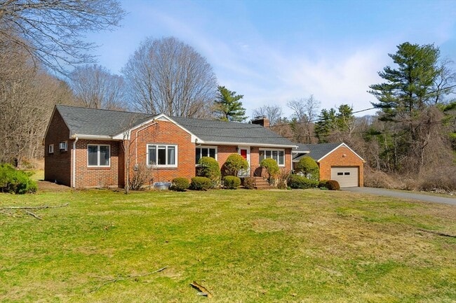 Primary Photo - 115 Mill St