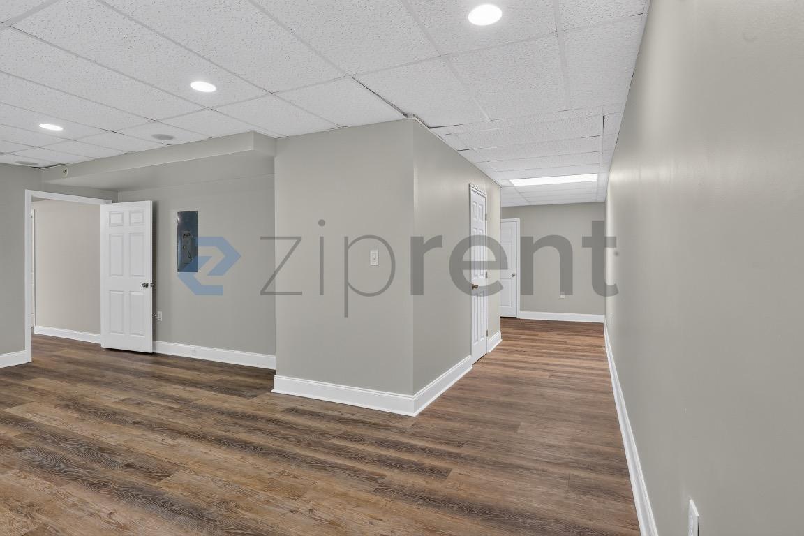 Building Photo - Unit