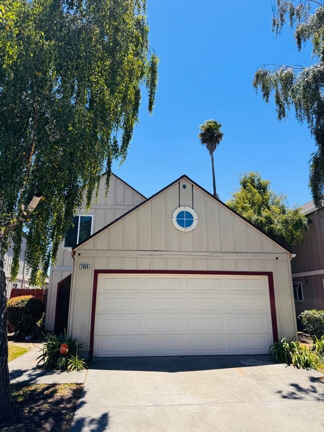Building Photo - Updated 3 Bedroom Home in North Salinas