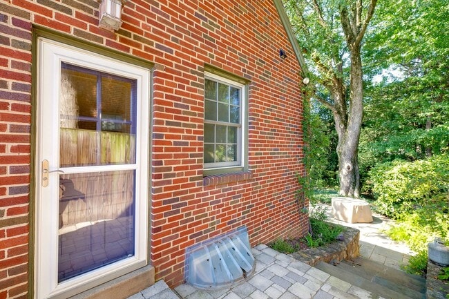 Building Photo - Charming 1930s Stone & Brick Cottage Near ...