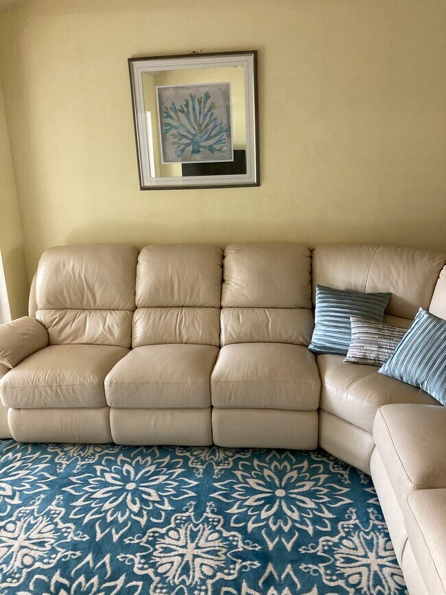 Building Photo - 5350 Myrtle Wood