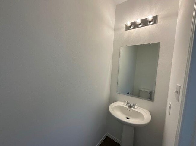 Building Photo - 337 Redonda Dr