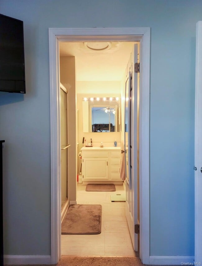 Building Photo - 104 Zugibe Ct