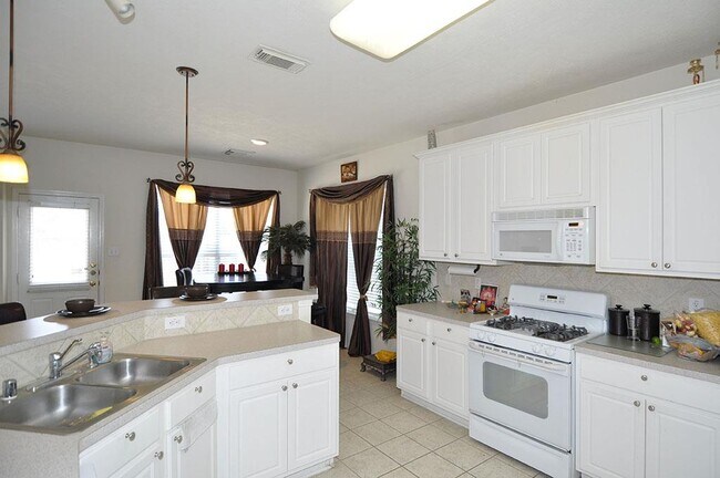 Building Photo - 15114 Brookwood Bridge Ln