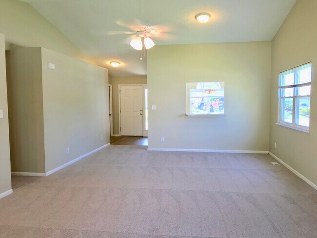 Building Photo - Charming 3 Bedroom, 2 Bathroom Home in Perry Township!