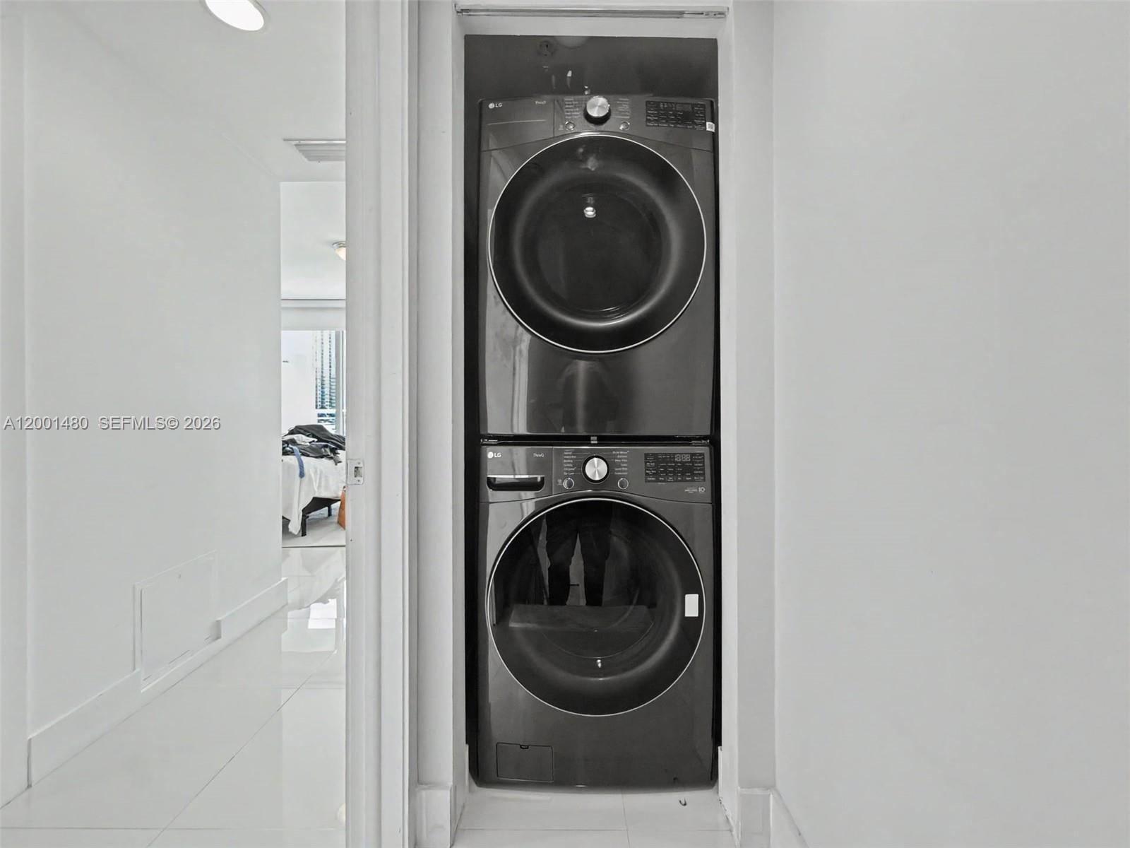 Building Photo - 2950 NE 188th St