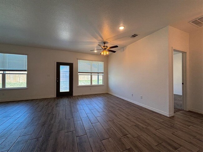 Building Photo - 8502 Trungle Rd