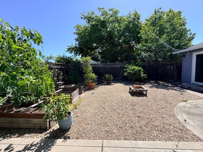 Building Photo - Spanish Style Home in Livermore Available Now!