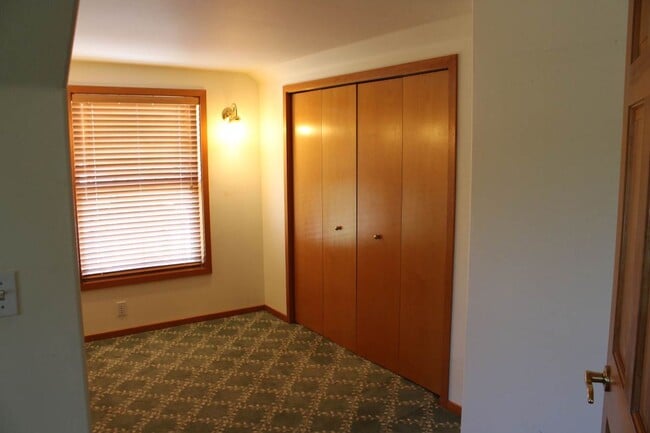 Building Photo - Experience Downtown Gig Harbor living in t...