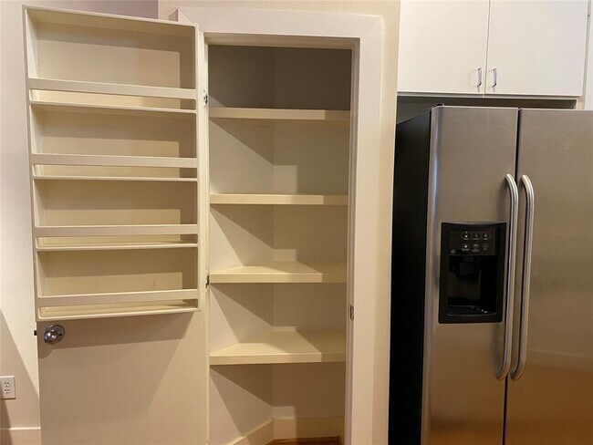 Building Photo - 3501 Link Valley Dr.