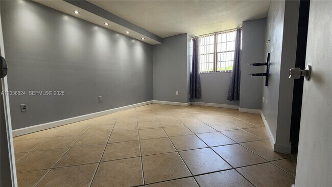 Building Photo - 10985 SW 107th St