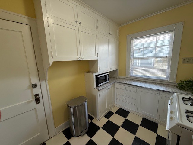 New countertop w/microwave - 1676 Randolph Ave