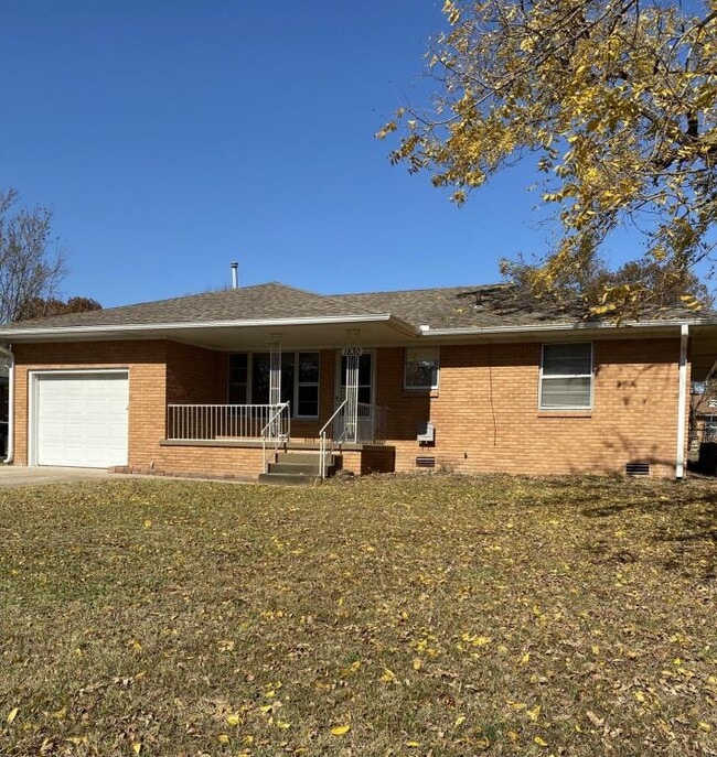 Building Photo - 1830 E 18th St