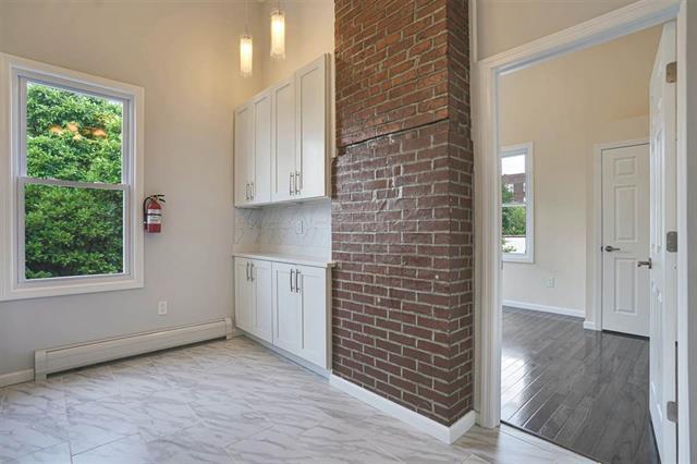 Building Photo - 126 75th St