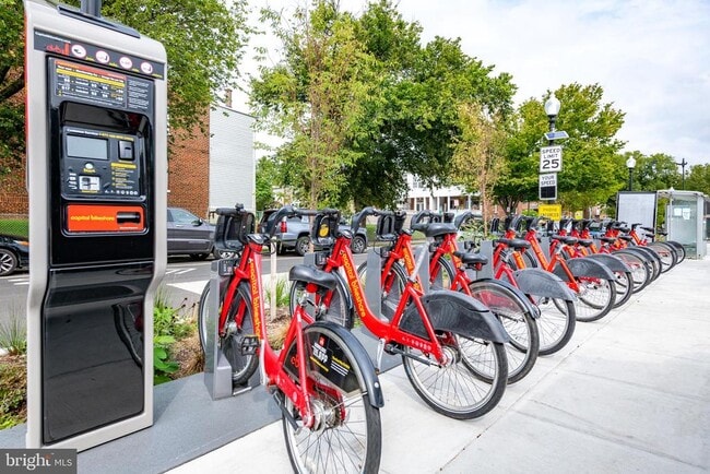 Building Photo - 1302 East Capitol St NE