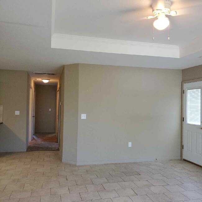 Building Photo - 524 W Gay St