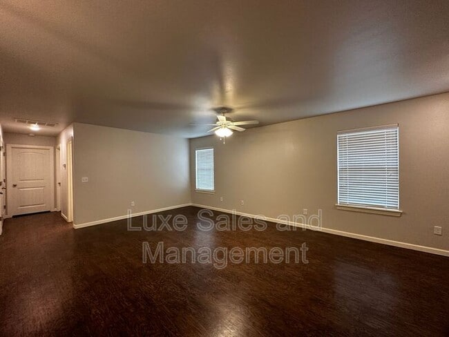 Building Photo - 11416 N Lincoln Blvd