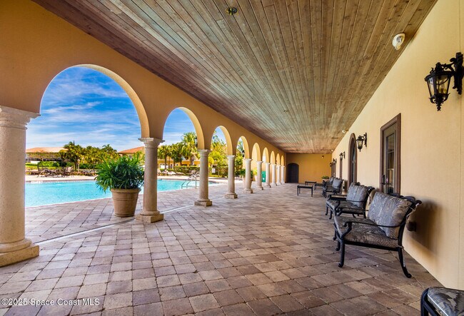 Building Photo - 746 Ventura Dr