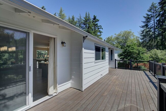 Building Photo - 4Bd/2.5Ba Kirkland House