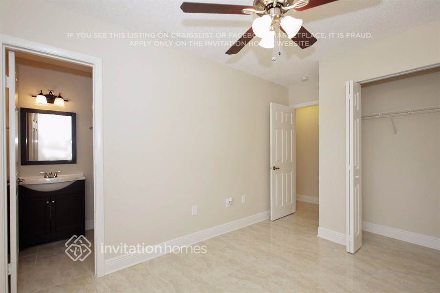 Building Photo - 581 SW 166th Terrace