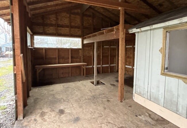 Building Photo - 2Bd/1Ba Single Story House - Available Soon!