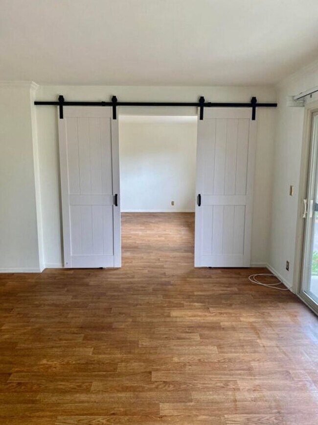 Building Photo - Unfurnished, SENIOR Living at Encina Royale