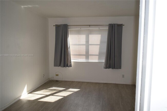 Building Photo - 2901 NW 47th Terrace