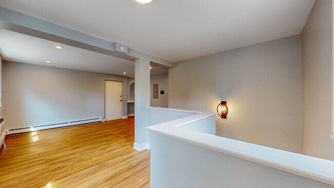 Building Photo - 132 Sherman St